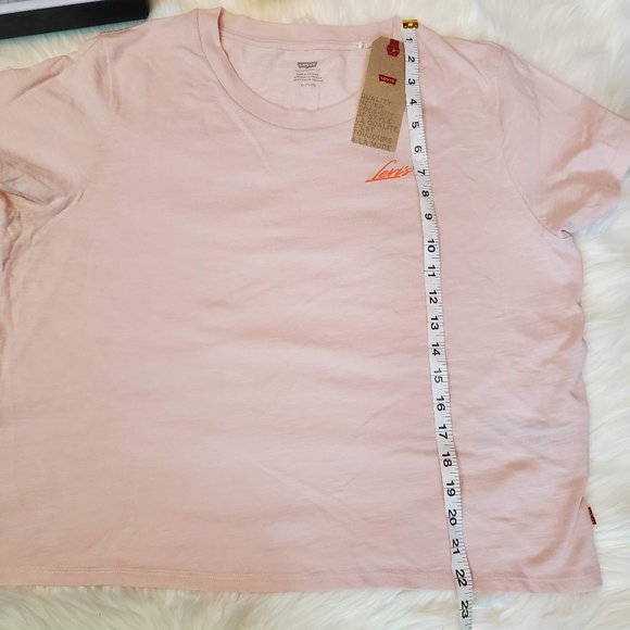 Woman's Levi's Pink Logo T-Short NWT - Picture 5 of 8